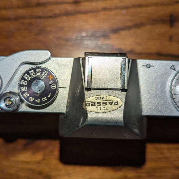 Bell & Howell Canon 35mm Camera- Body only - Picture 1 of 6